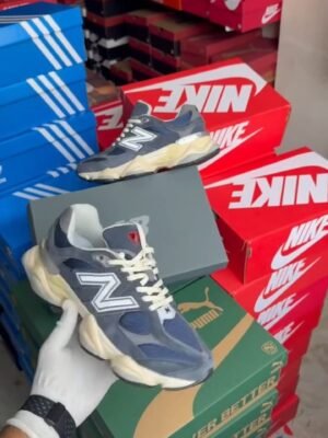New Balance Black & White Chunky Sneaker Unboxing