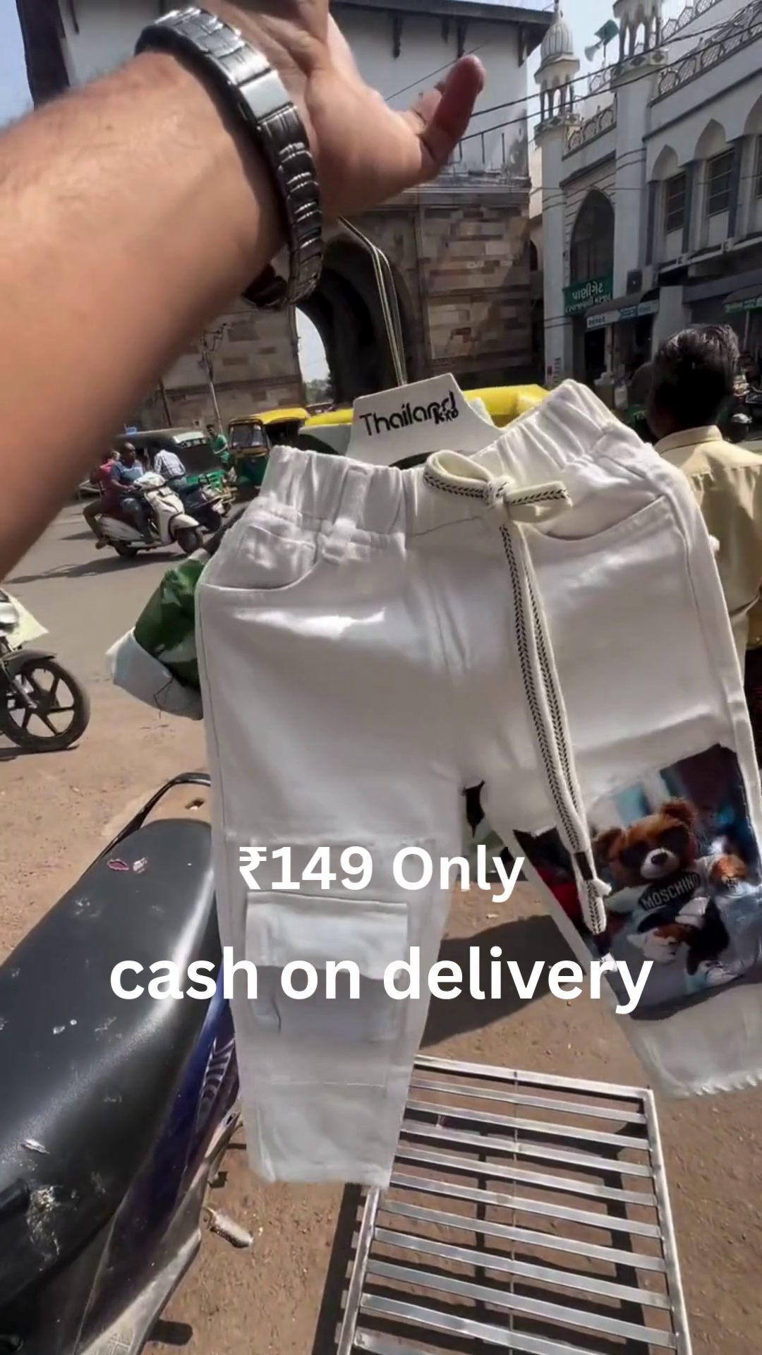 Stylish White Cargo Shorts – Trendy Streetwear at ₹149 | Cash on Delivery - Image 4